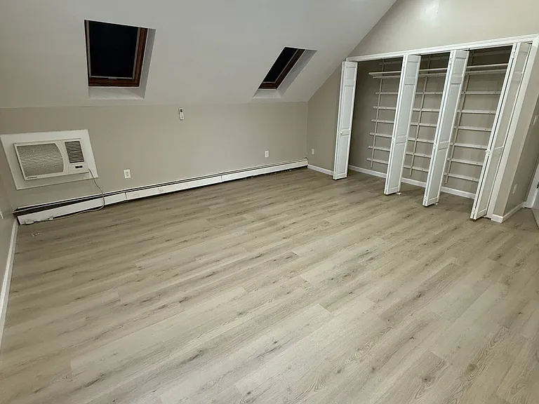 25 Pine Ave #2 — Photo 10
