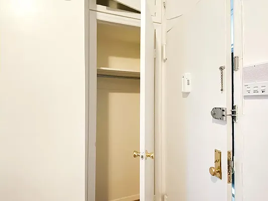 Rented by City Connections Realty | media 21