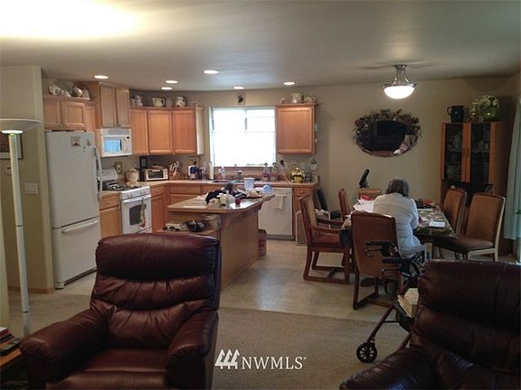 5th image of 3736 Lovell Street