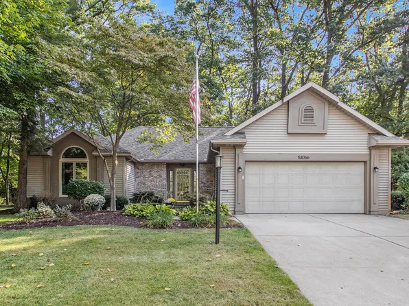 53066 Pine Brook Dr, Bristol, IN 46507