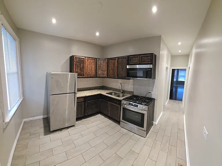 6842 S Champlain Ave #2 — Photo 5