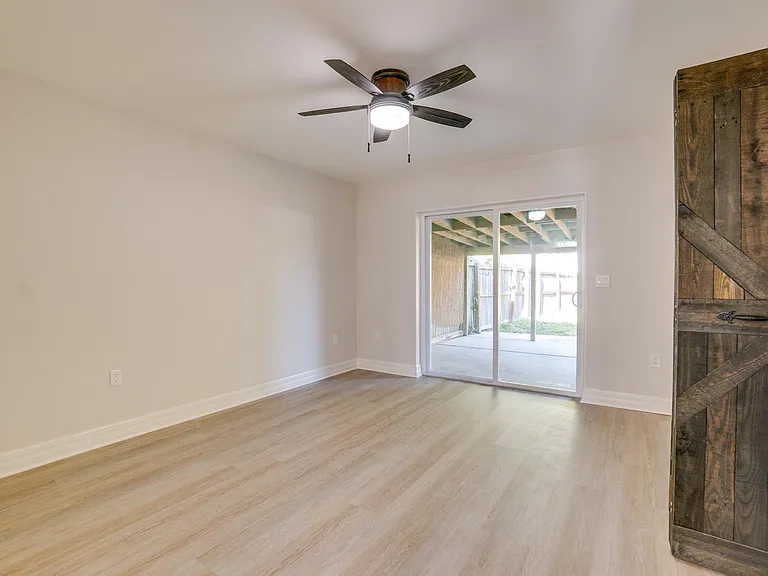 4325 82nd St W — Photo 16