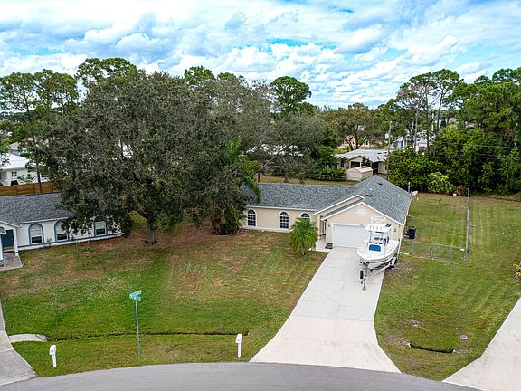 2nd image of 1997 SW Swift Avenue