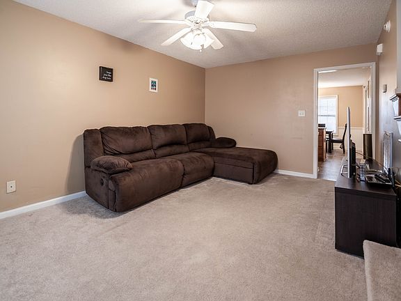 3rd image of 1592 Buchanon Dr