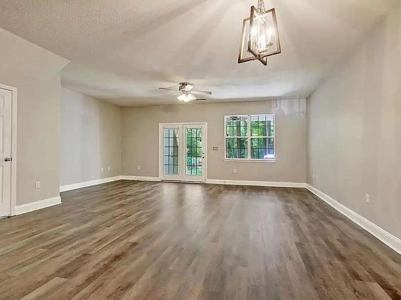 Main Room/Living Room