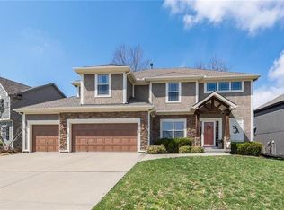 1048 Redwood Ln, Liberty, MO 64068