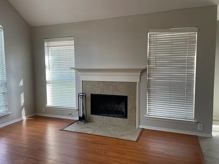 553 Presidio Dr — Photo 6