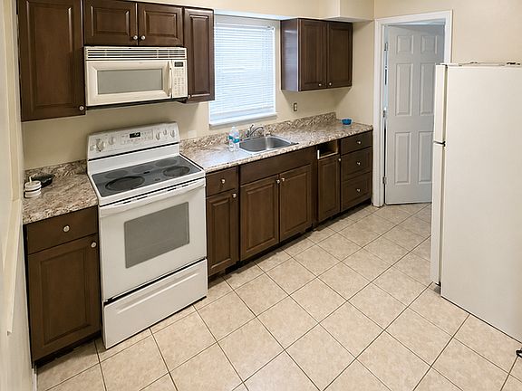 3rd image of 2985 Saint Charles St