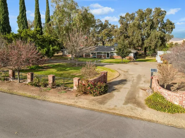 21384 E Weldon Ave, Sanger, CA 93657