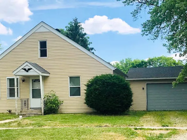 229 S 11th St, Rochelle, IL 61068