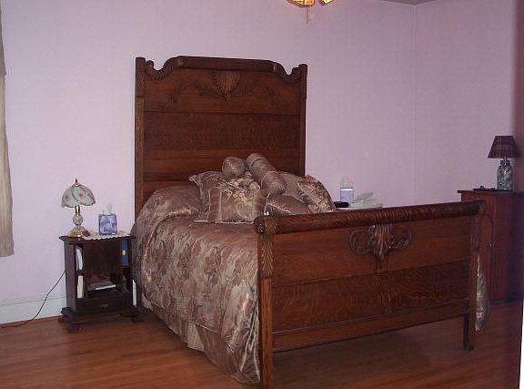 5th image of 204 Church St S