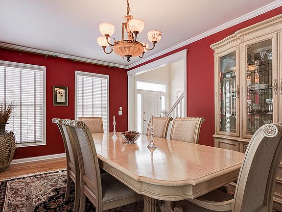 5th image of 4961 Cadogan Pl