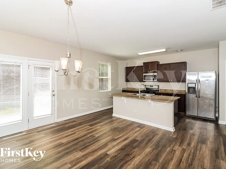 31 Wesleyan Way — Photo 7