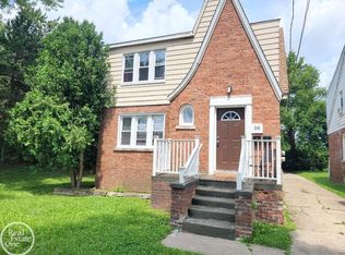 38 Spokane Dr, Pontiac, MI 48341