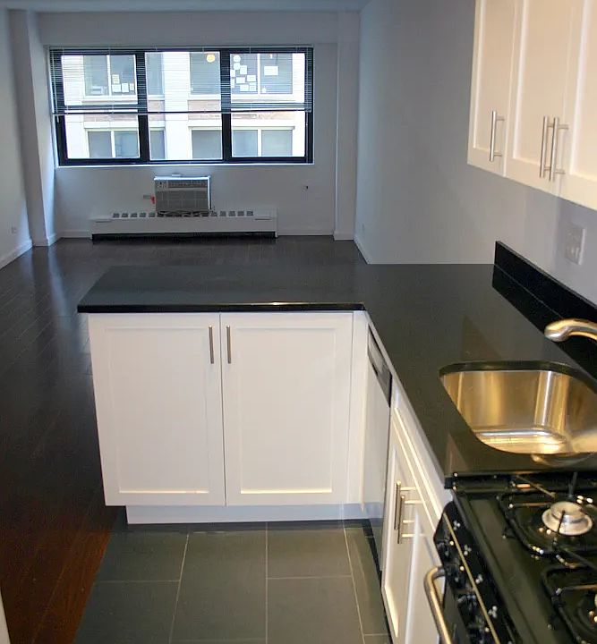 1st image of 330 E 46th St APT 7T