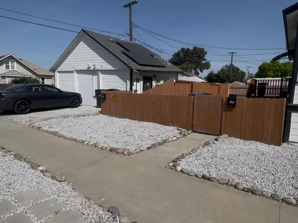 230 W Myrtle St Unit A, Hanford, CA 93230