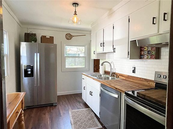 2nd image of 3621 Elmwood Ave