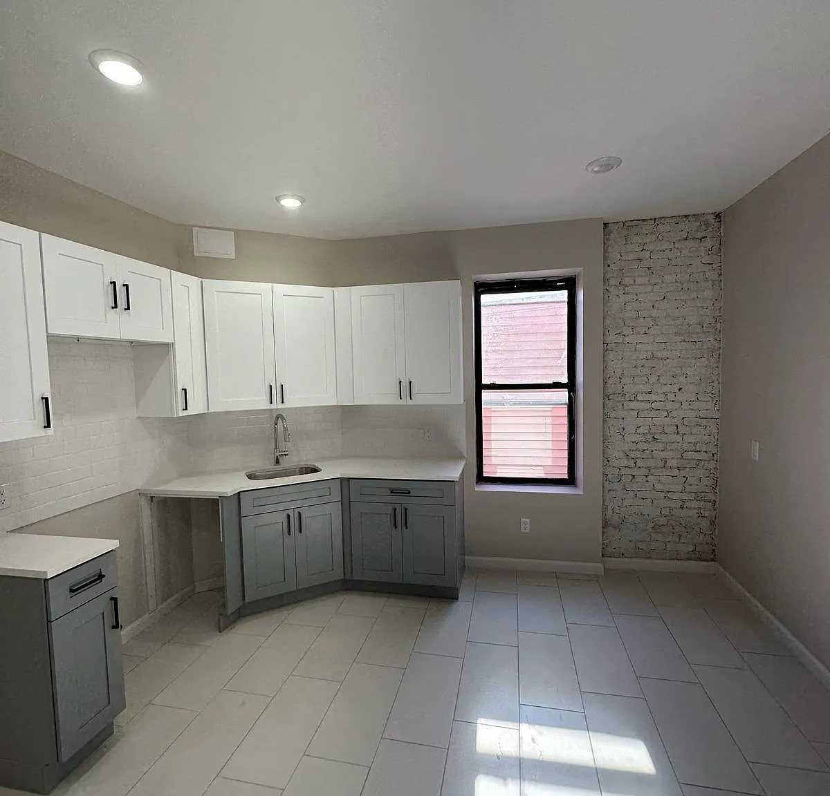 2 bed, 800 sqft, $1,799 — Photo 1