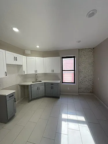 26 Elizabeth Ave #2C Photo 1 26 Elizabeth Ave #2C Photo 1