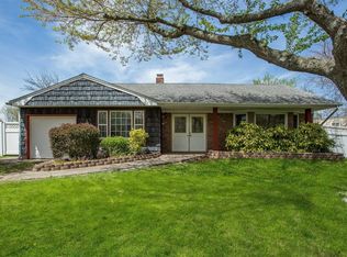 53 Dorchester Rd, Smithtown, NY 11787