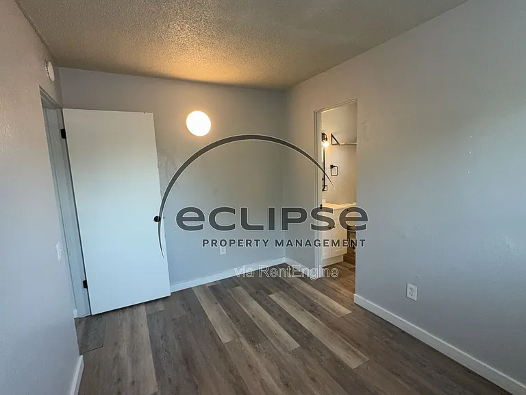Summit View Apartments — Photo 139