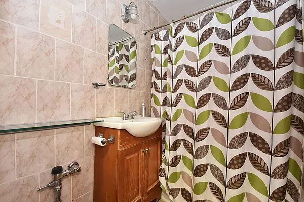 Sold by Alexander Madison Realty | media 6