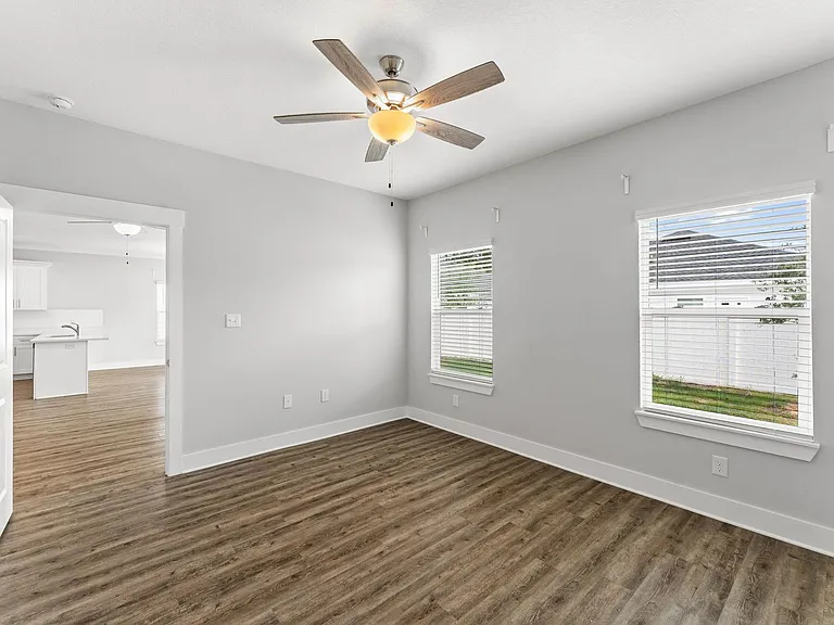 170 Bradford Ct — Photo 24
