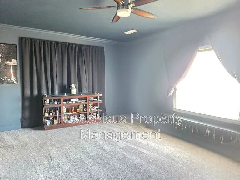 2819 Savannah Ct — Photo 16