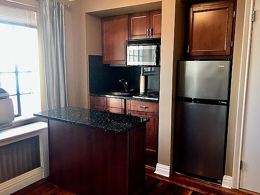 3rd image of 5 Tudor City Pl APT 2126
