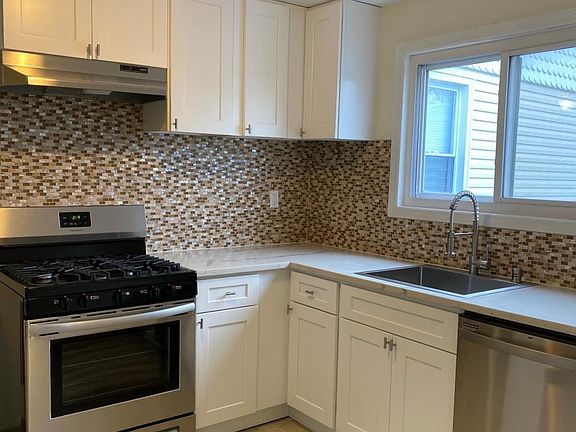 3rd image of 171 Lockwood Ave #2