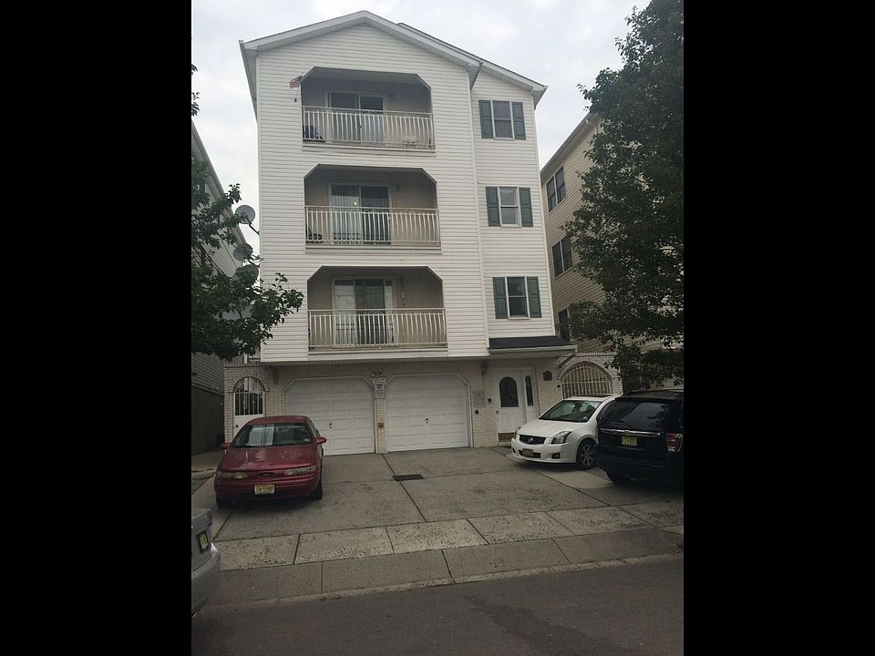1st image of 142-144 E Kinney St