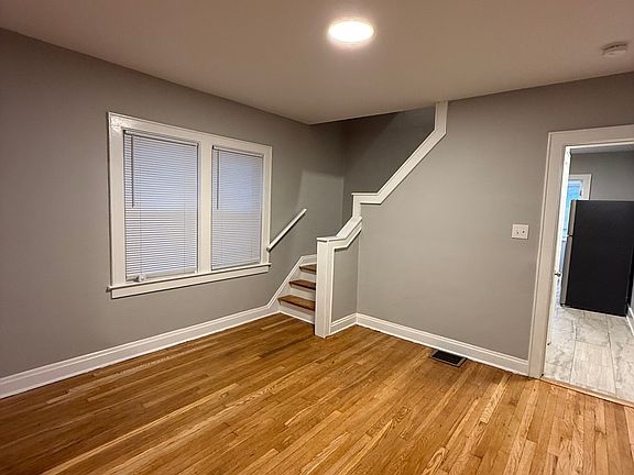 5th image of 207 Southwood Ave