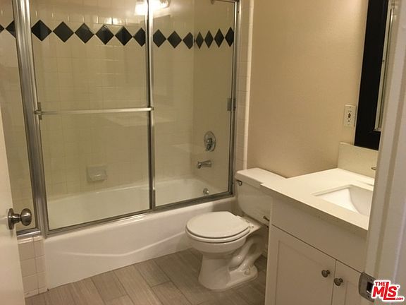 4th image of 16070 W Sunset Blvd