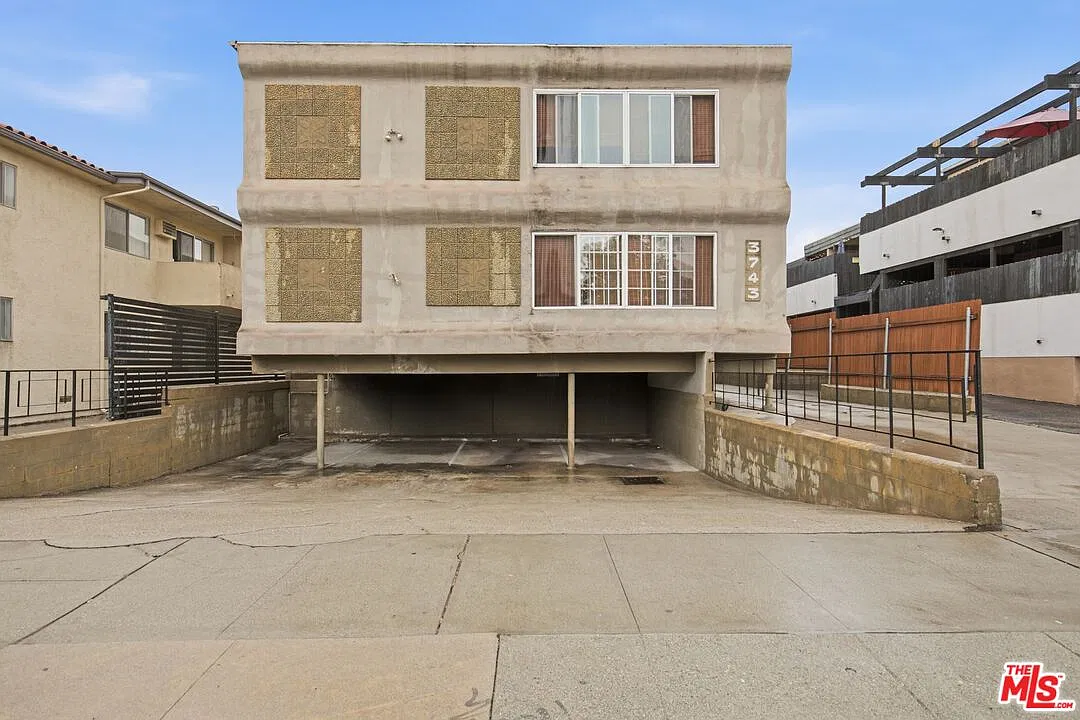 1 bed, 1.0 bath, 650 sqft, $2,195 — Photo 1