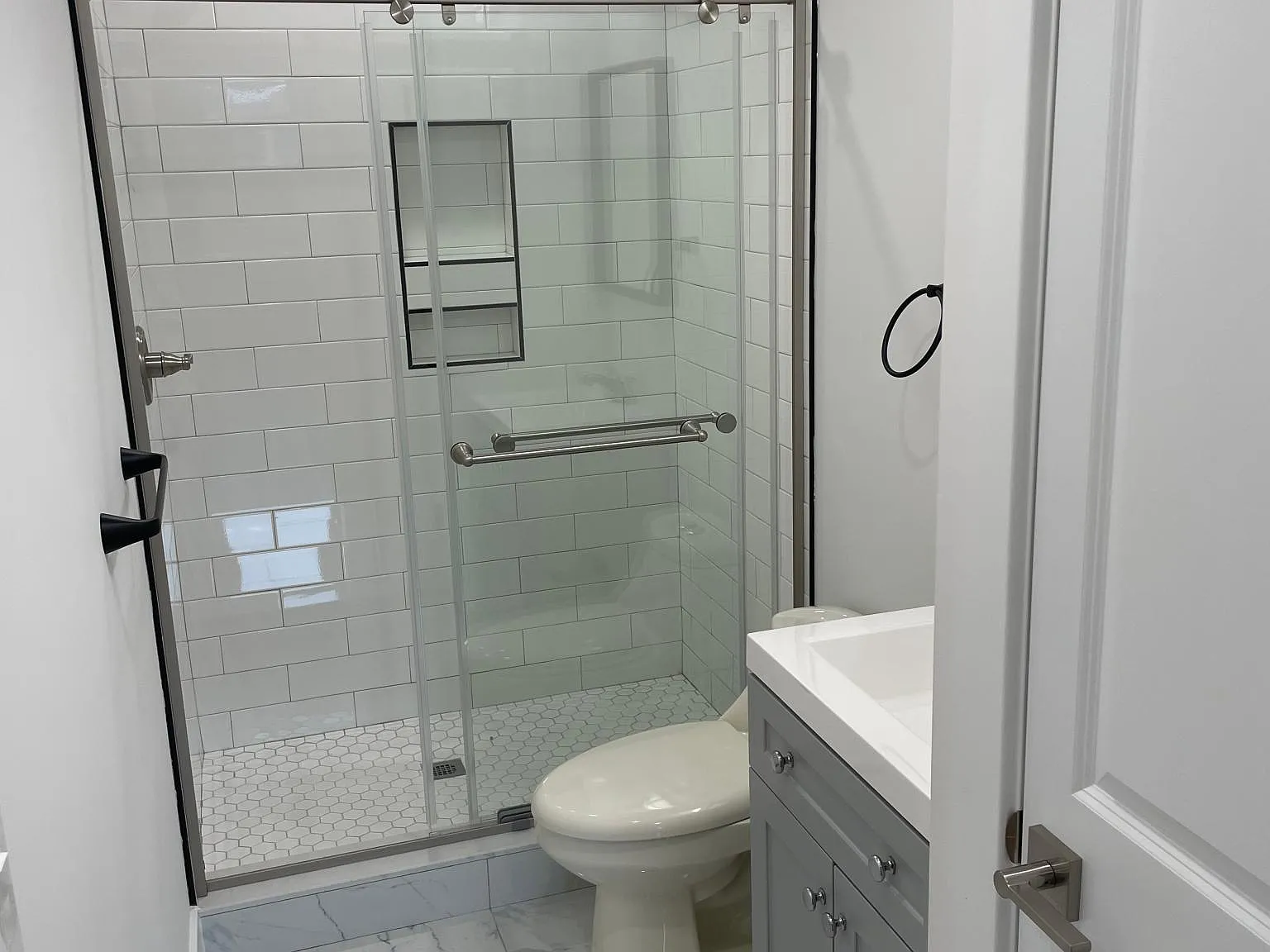 3 bed, 3.5 bath, $2,200 — Photo 4