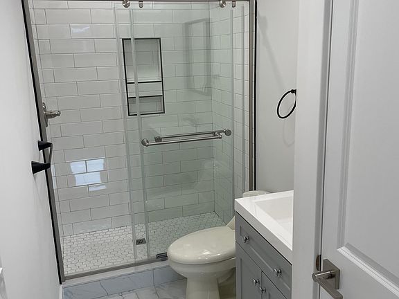 4th image of 2203 W Thompson St #A