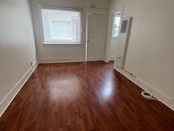 2nd image of 1122 Gladys Ave APT 10