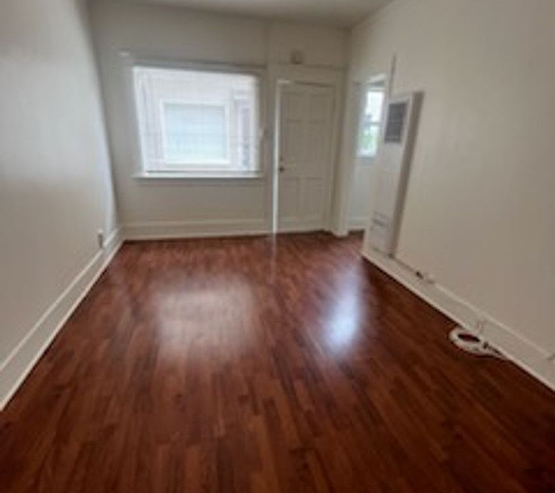 1st image of 1122 Gladys Ave APT 10
