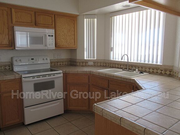 5th image of 1465 Blackfoot Ln N