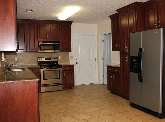 3rd image of 47 Lee Road 2174
