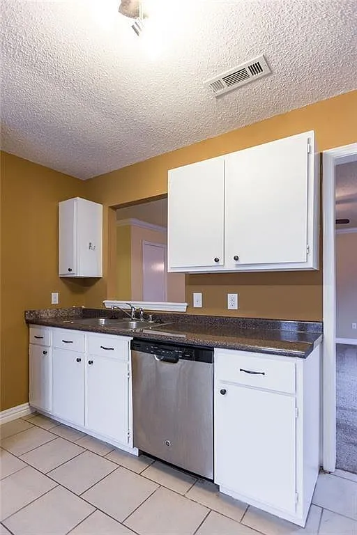 3 bed, 1300 sqft, $1,595 — Photo 4