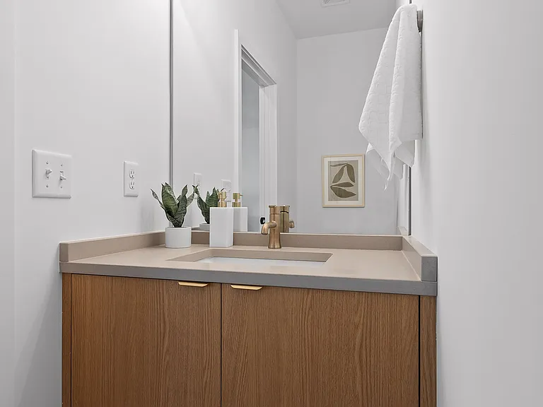 121 Fern Ave — Photo 5