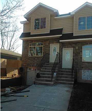 2nd image of 424 Delaware Ave