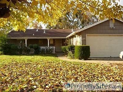 2nd image of 10801 Segovia Way