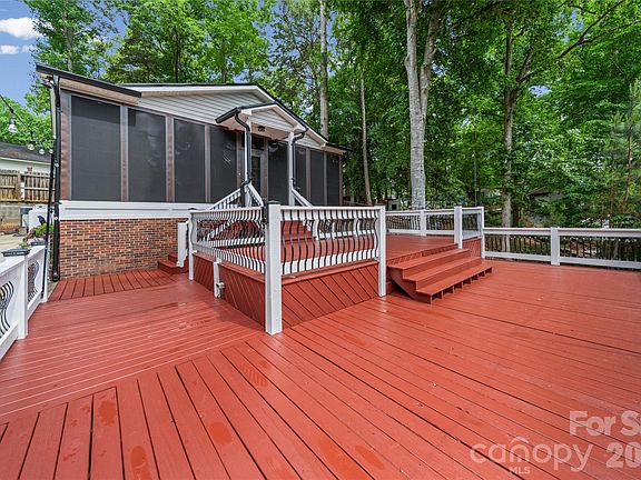 3rd image of 278/280 Lake Tillery Trl