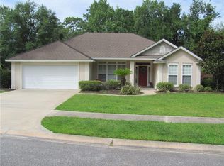 220 Country Walk Cir, Brunswick, GA 31525
