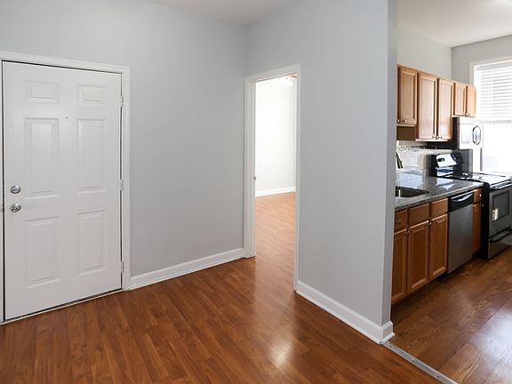 4th image of 3639 W Dickens Ave #A3
