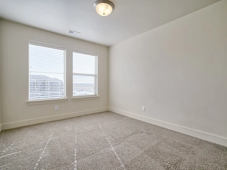 Mesa Falls Apartments — Photo 29