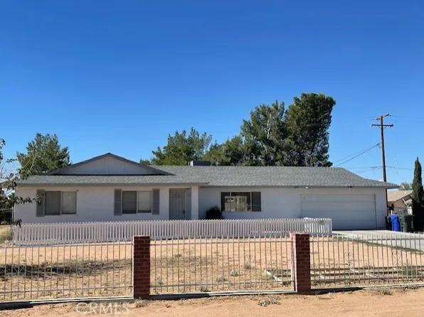 14690 Tonikan Rd, Apple Valley, CA 92307