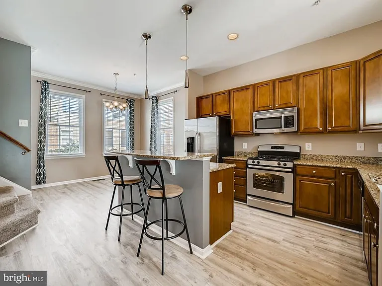 604 S Glover St — Photo 3